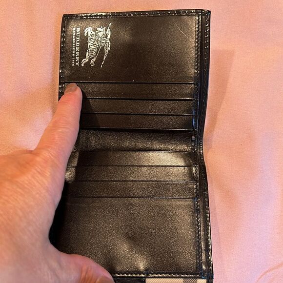 Burberry NovaCheck Wallet Excellent condition - Picture 3 of 9